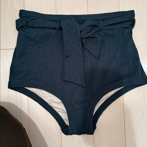 Peony Bikini Top and Bottom - Picture 2 of 11